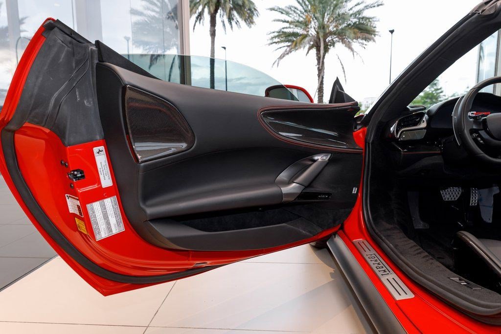 Used 2022 Ferrari SF90 Spider image 26