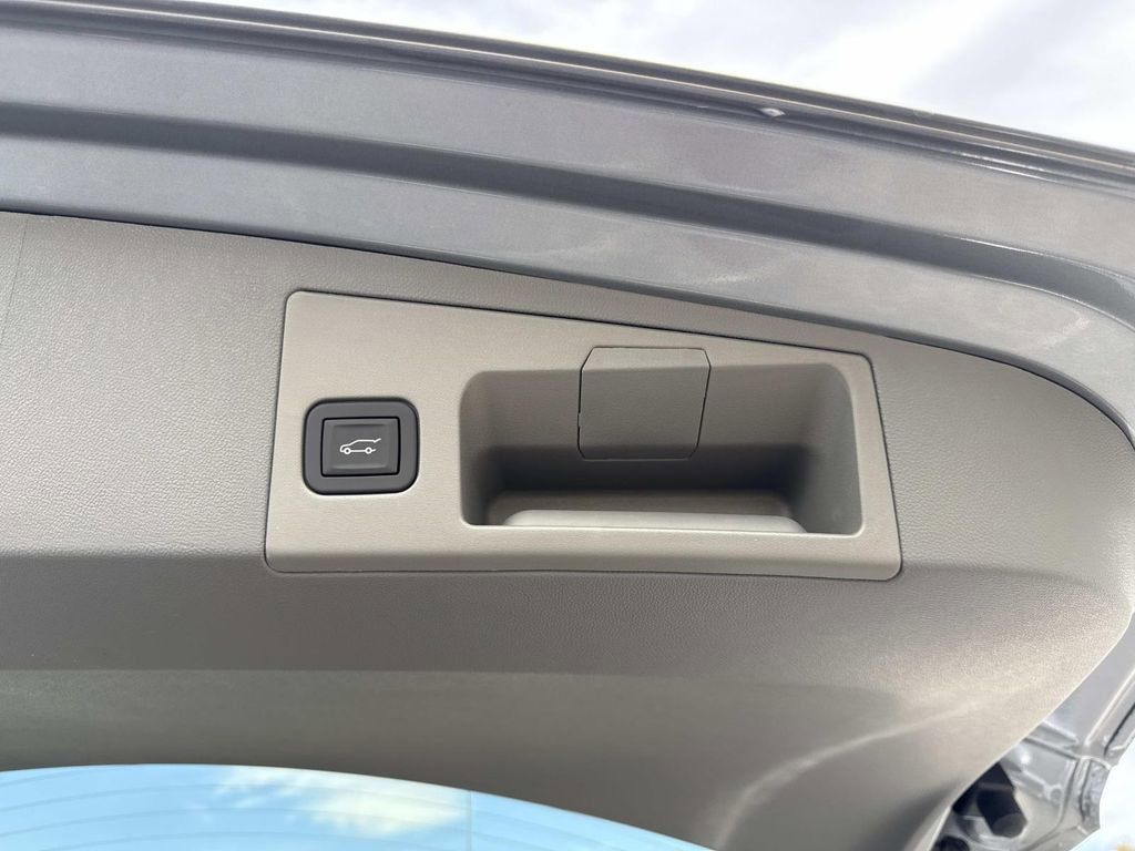 New 2026 Cadillac XT5 Premium Luxury w/ Driver Assist Package image 12