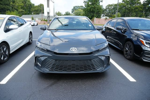 Used 2025 Toyota Camry SE FWD image 4