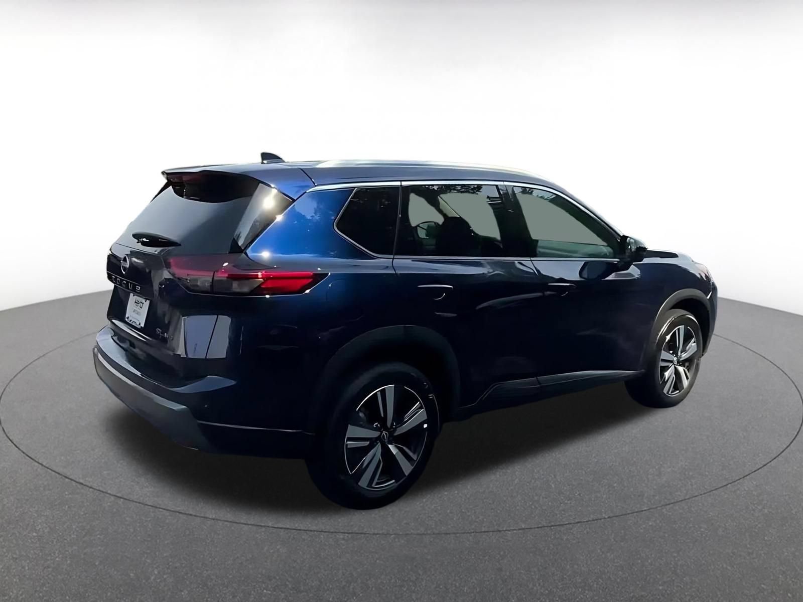 Used 2026 Nissan Rogue SL AWD/4WD image 14