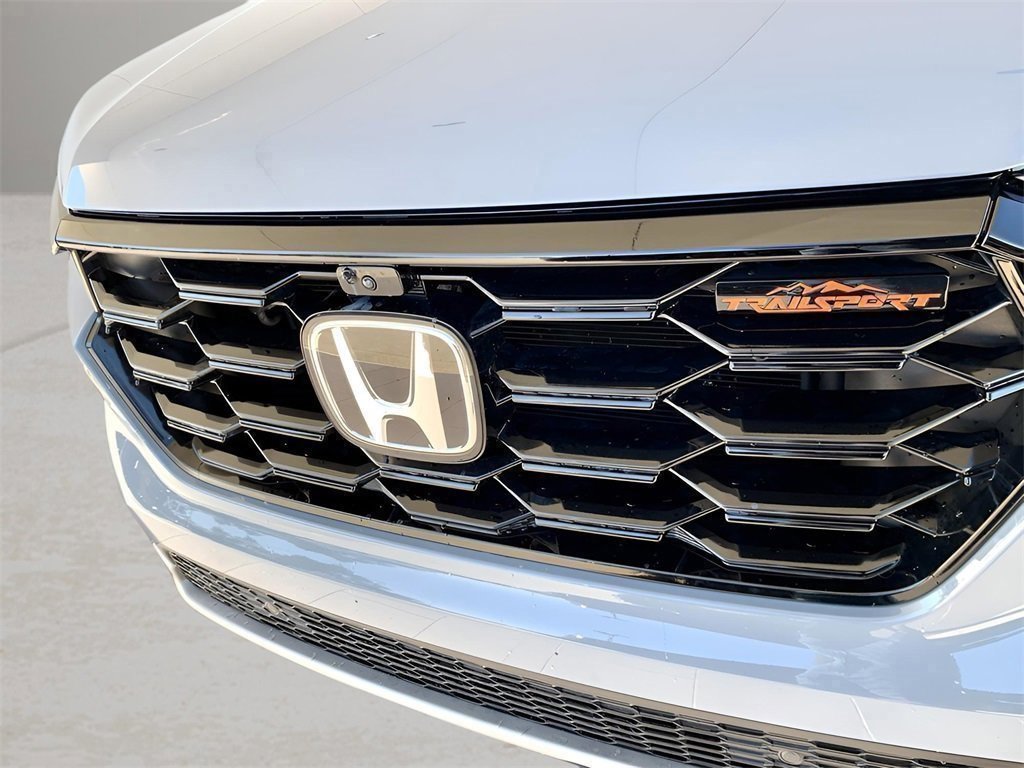 Used 2025 Honda Pilot TrailSport image 2