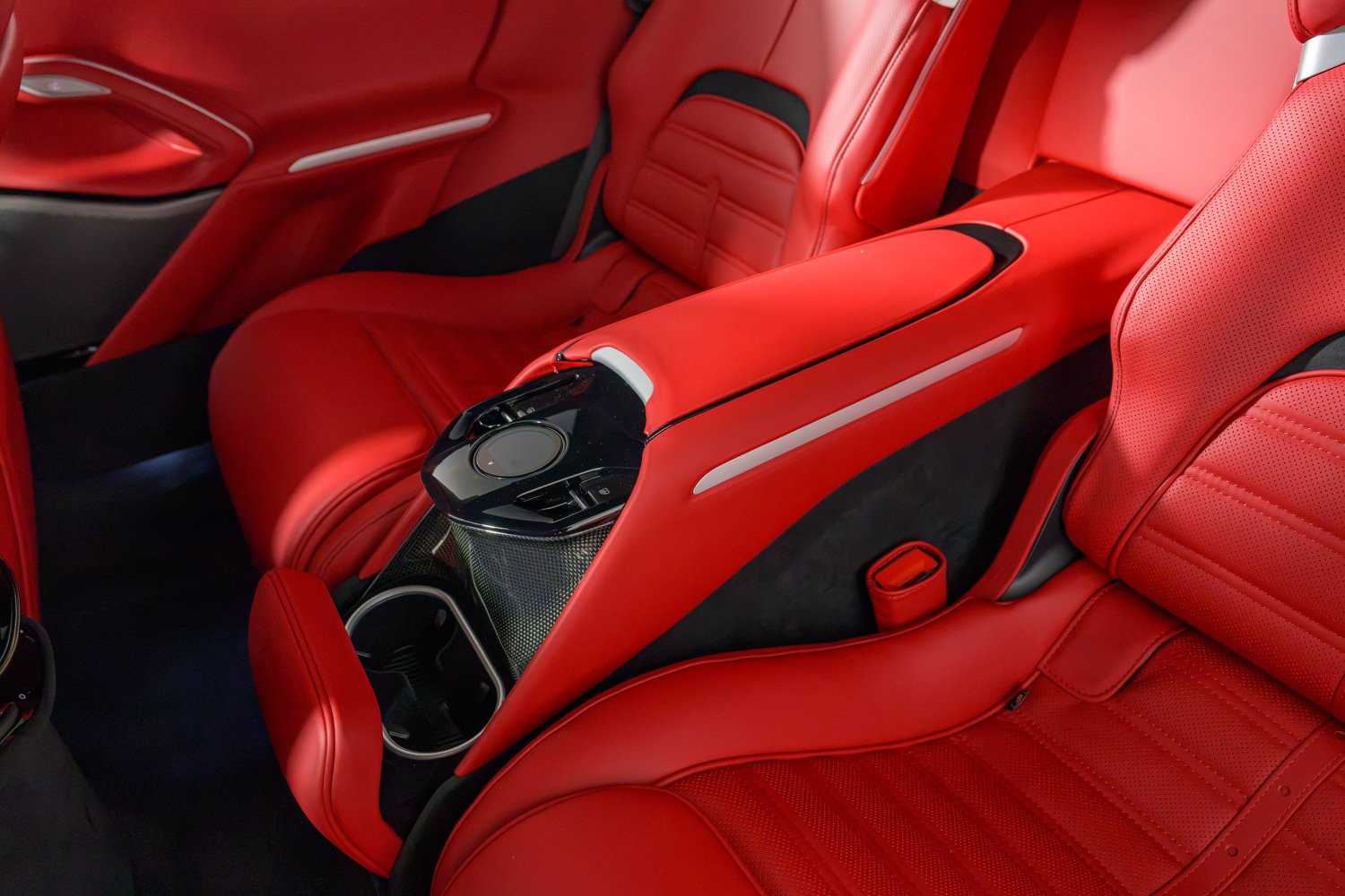Certified 2025 Ferrari Purosangue AWD/4WD image 43
