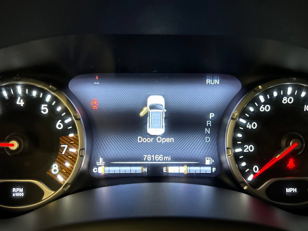 Used 2021 Jeep Renegade Latitude AWD/4WD image 19