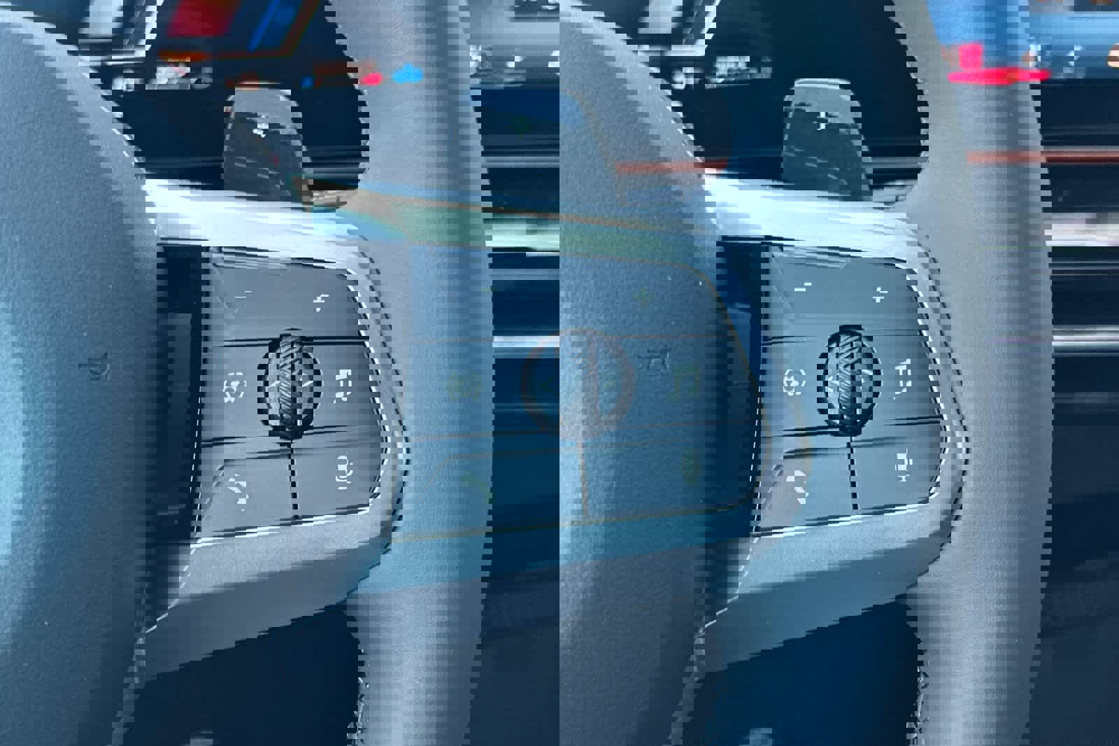 Used 2025 BMW X1 xDrive28i w/ Premium Package image 27