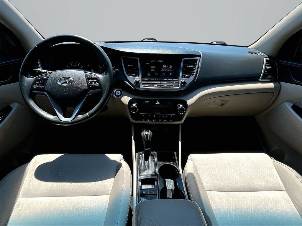 Used 2018 Hyundai Tucson Value FWD image 17