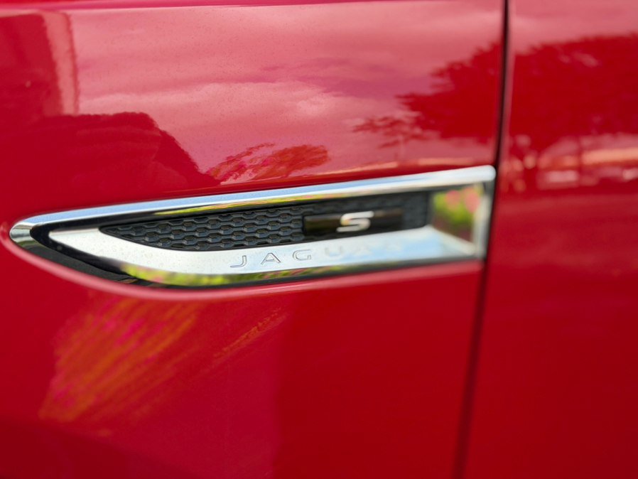 Used 2019 Jaguar E-PACE S AWD/4WD image 10