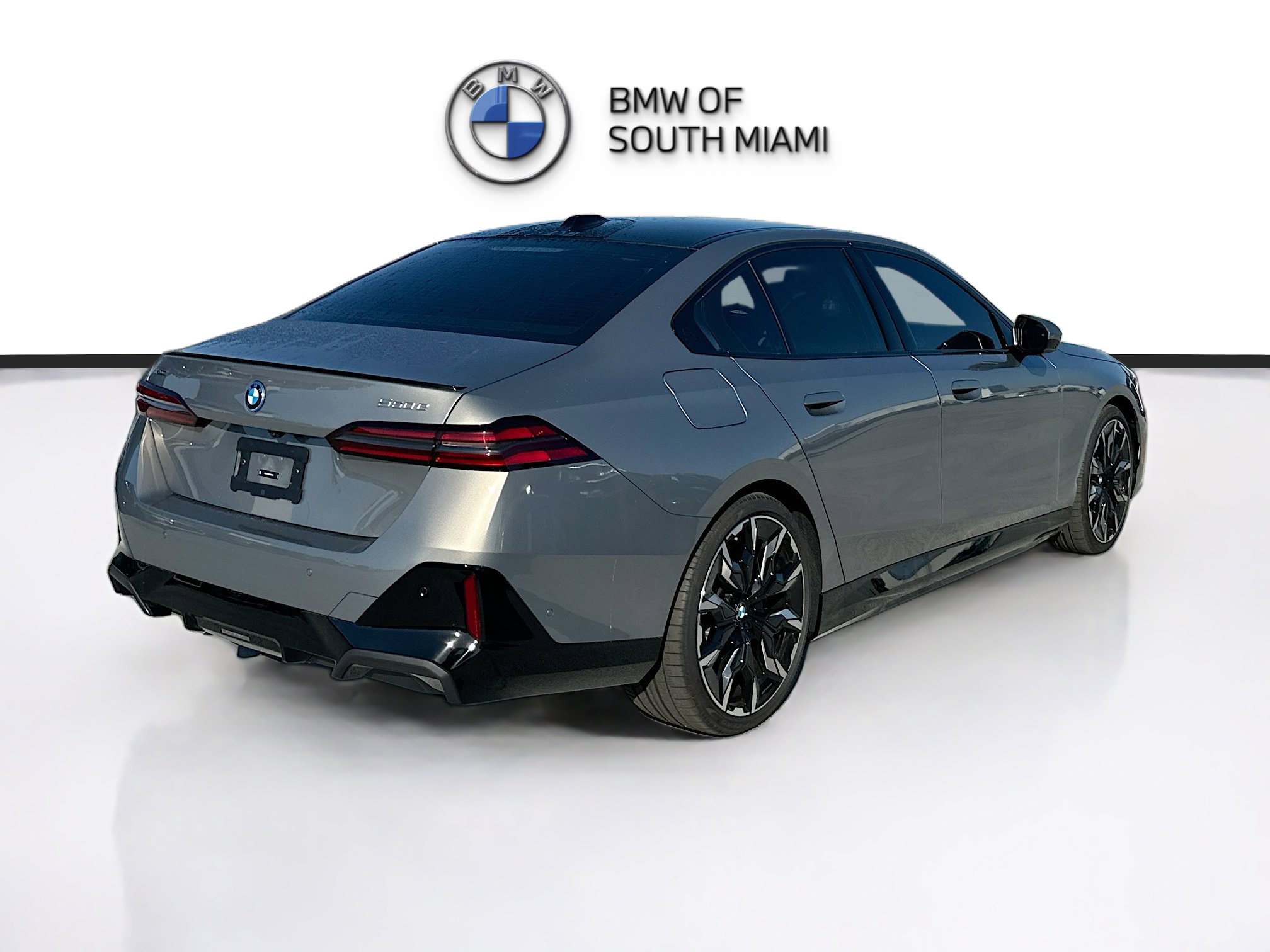 New 2026 BMW 550e xDrive w/ Executive Package image 6