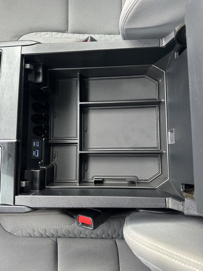 Used 2022 Toyota Tundra SR5 w/ SR5 Convenience Package image 9