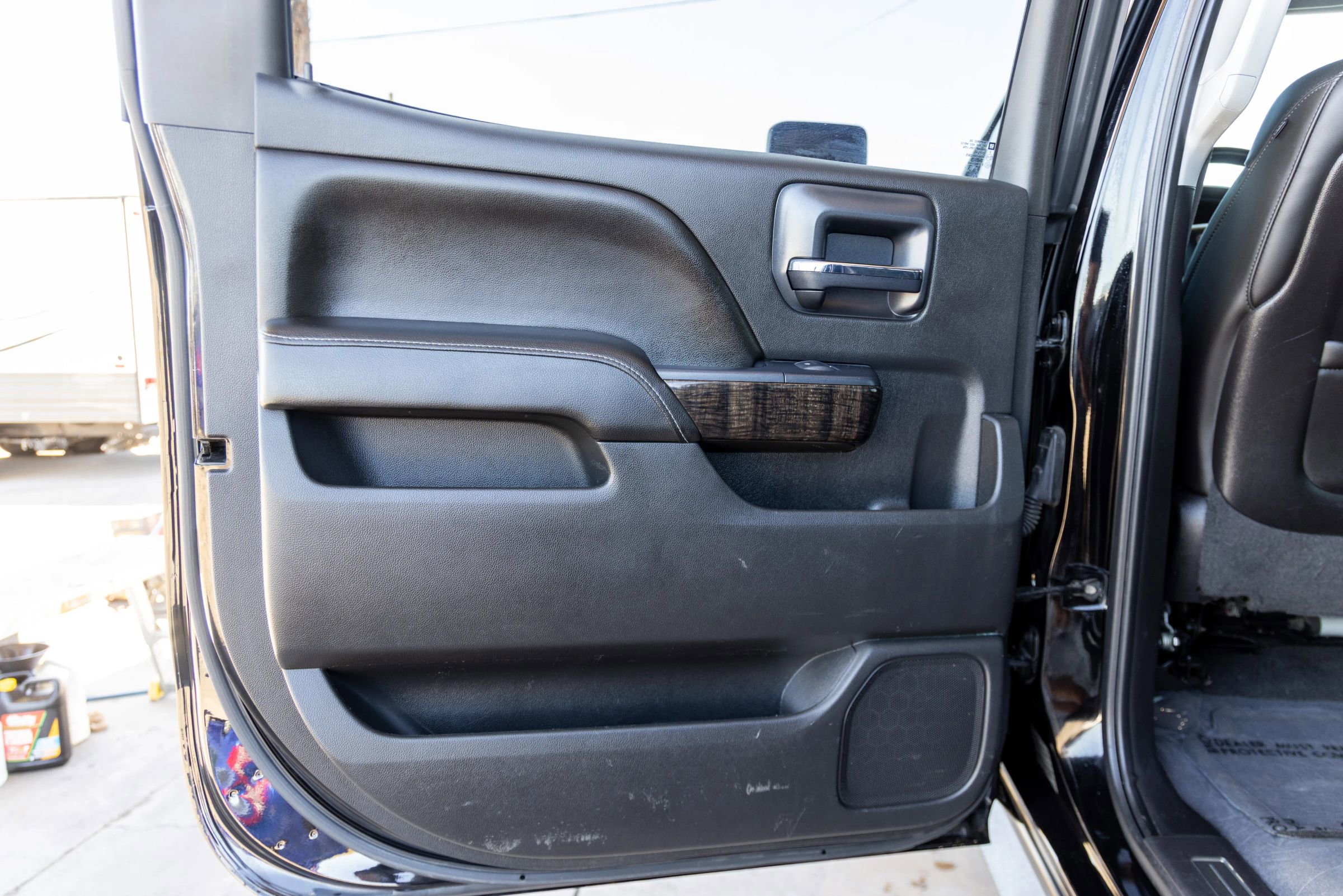 Used 2015 GMC Sierra 2500 Denali w/ Duramax Plus Package AWD/4WD image 13