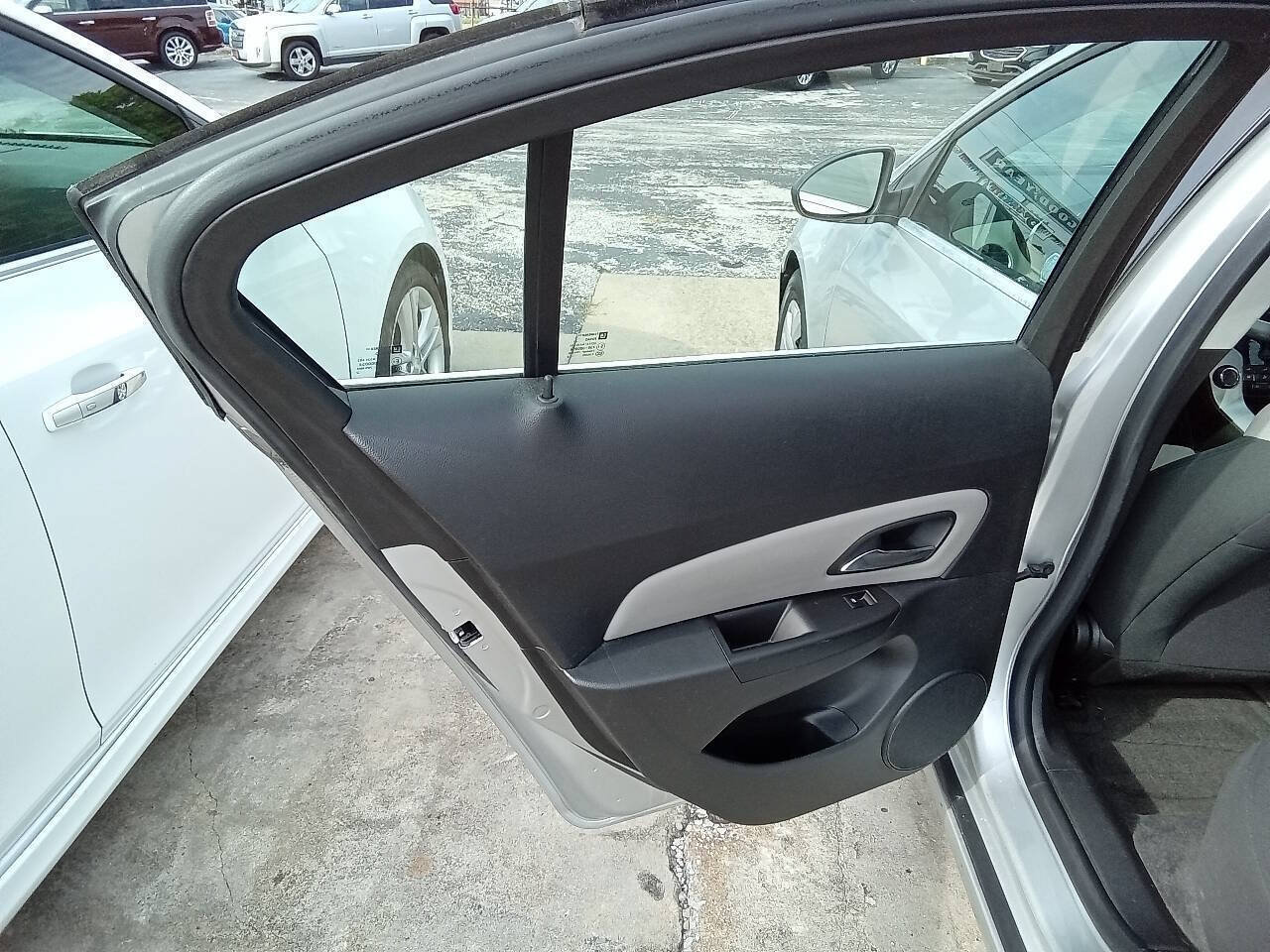 Used 2012 Chevrolet Cruze LS w/ Connectivity Package FWD image 11