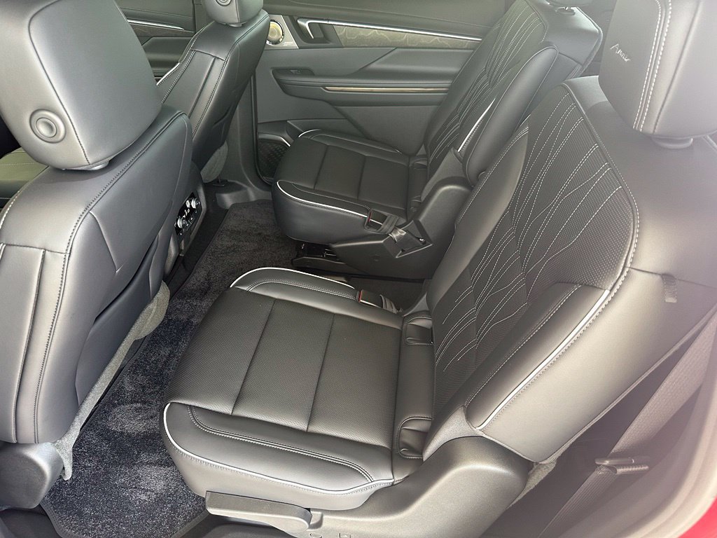 New 2026 Buick Enclave Avenir w/ Super Cruise Package FWD image 30