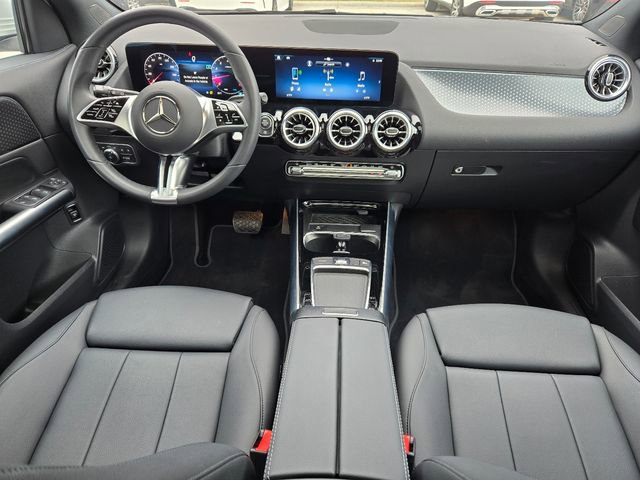 Used 2025 Mercedes-Benz GLA 250 4MATIC image 2