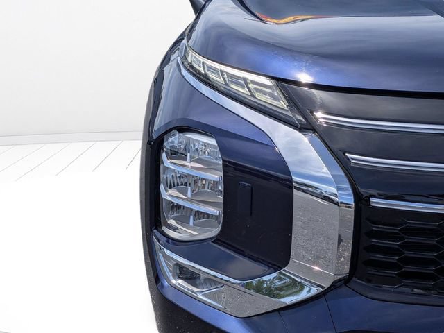 Used 2025 Mitsubishi Outlander SEL AWD/4WD image 9