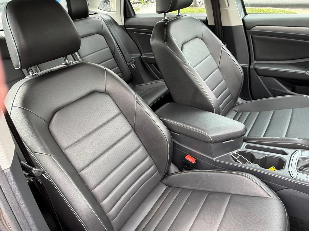 Used 2024 Volkswagen Jetta SE FWD image 15