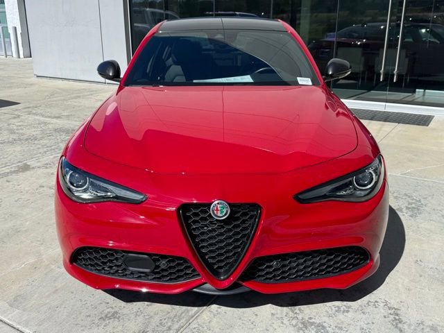 Used 2021 Alfa Romeo Giulia Ti Sport image 2