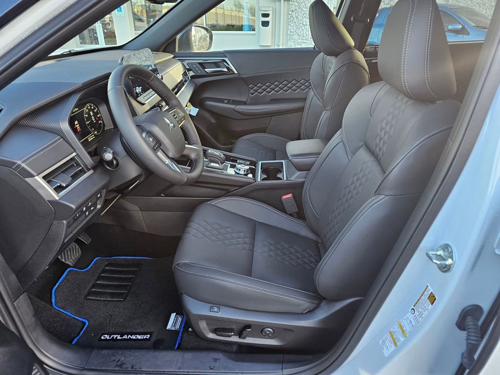 New 2025 Mitsubishi Outlander SEL Black Edition image 16