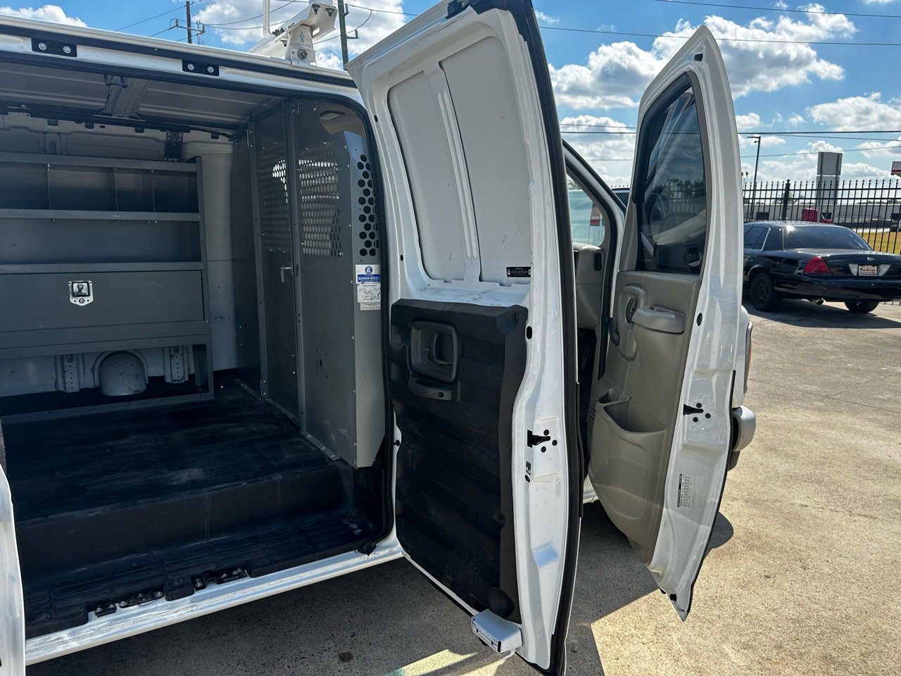 Used 2001 Chevrolet Express 1500 image 18