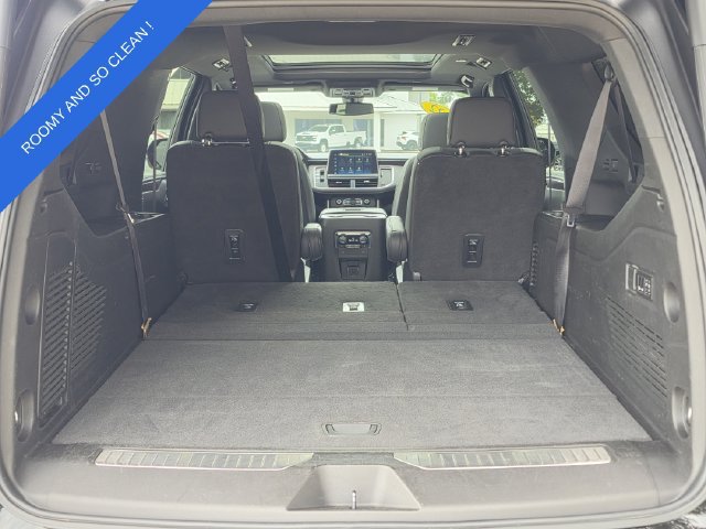 Used 2022 Chevrolet Suburban Z71 w/ Luxury Package AWD/4WD image 6