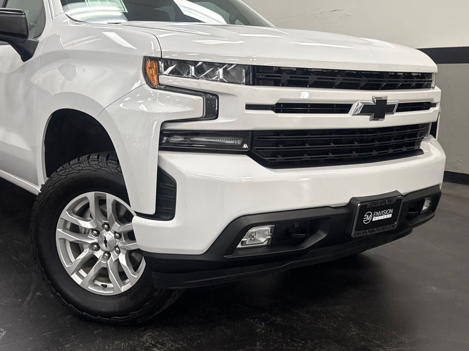 Used 2022 Chevrolet Silverado 1500 RST w/ Convenience Package II AWD/4WD image 3