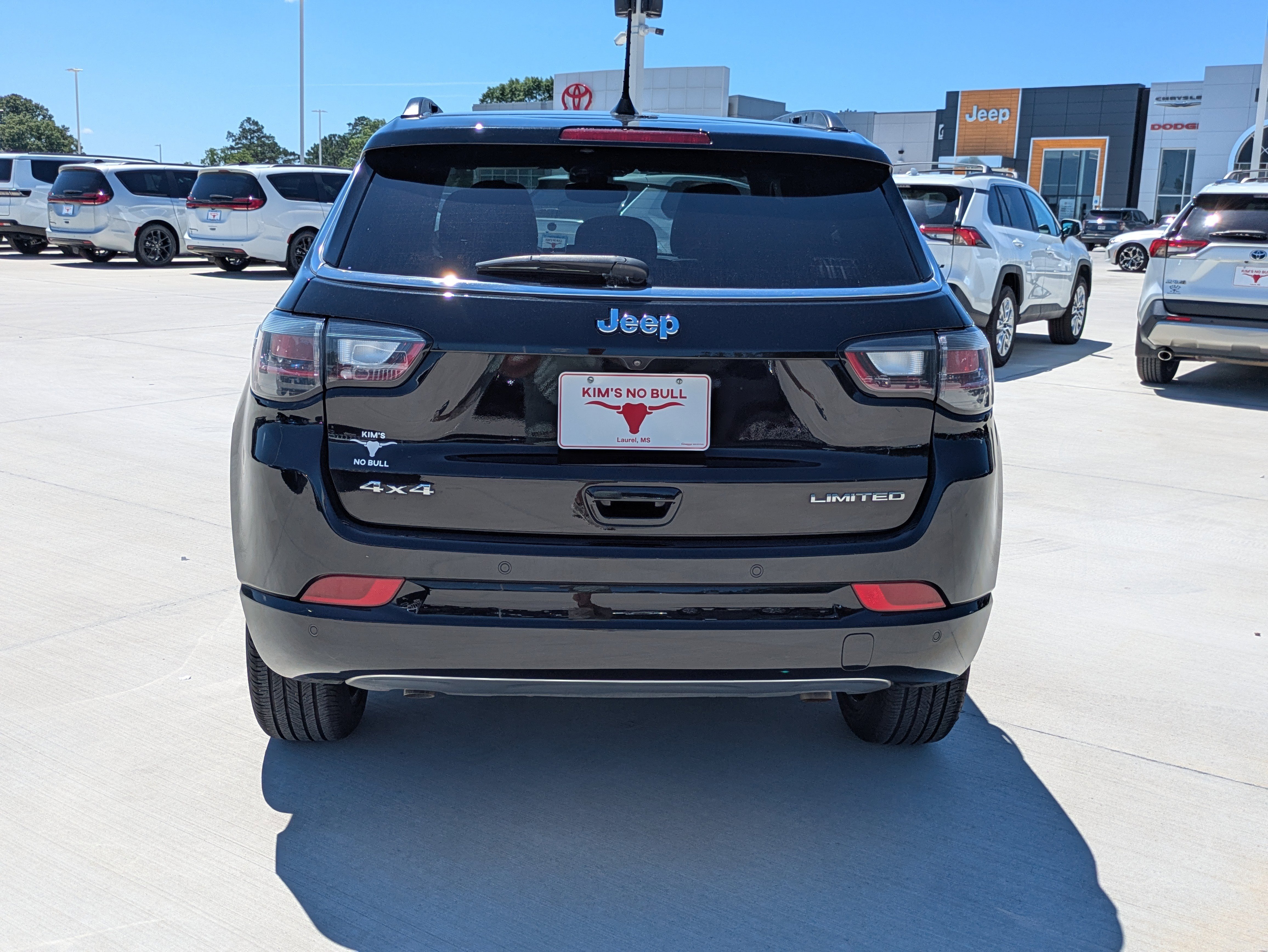 Used 2024 Jeep Compass Limited w/ Elite Group AWD/4WD image 4