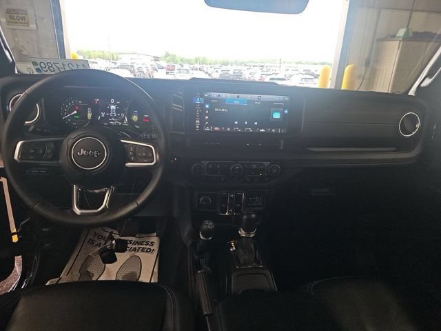 Used 2024 Jeep Wrangler High Altitude AWD/4WD image 17