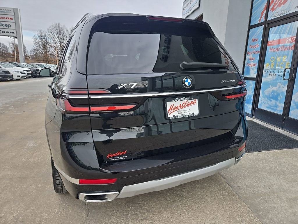 Used 2024 BMW X7 xDrive40i w/ Climate Comfort Package image 8