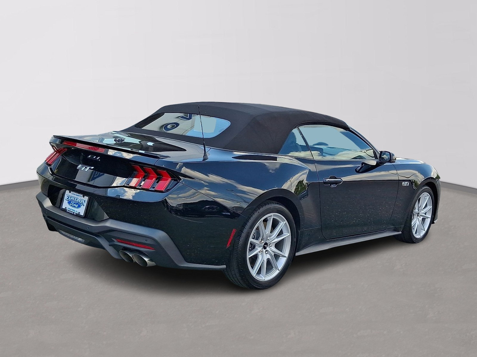 Used 2025 Ford Mustang GT Premium RWD image 6