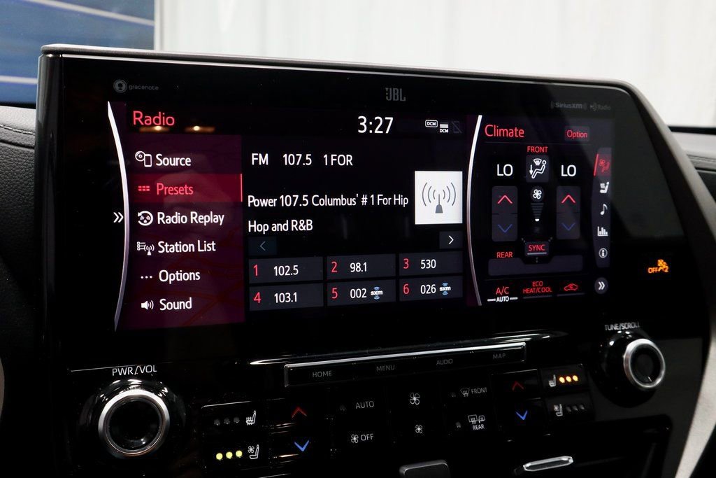 Used 2022 Toyota Highlander Limited image 3