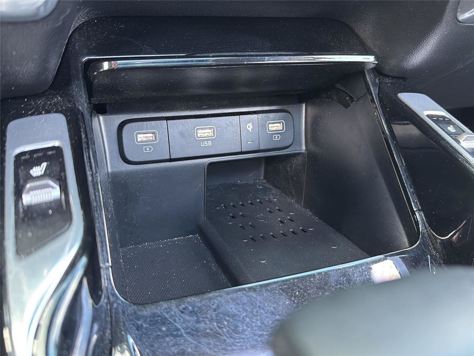 Used 2023 Kia Sorento SX AWD/4WD image 23