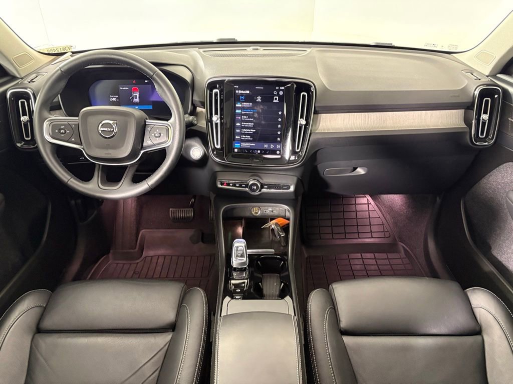 Used 2023 Volvo XC40 B5 Ultimate w/ Protection Package Premier image 32