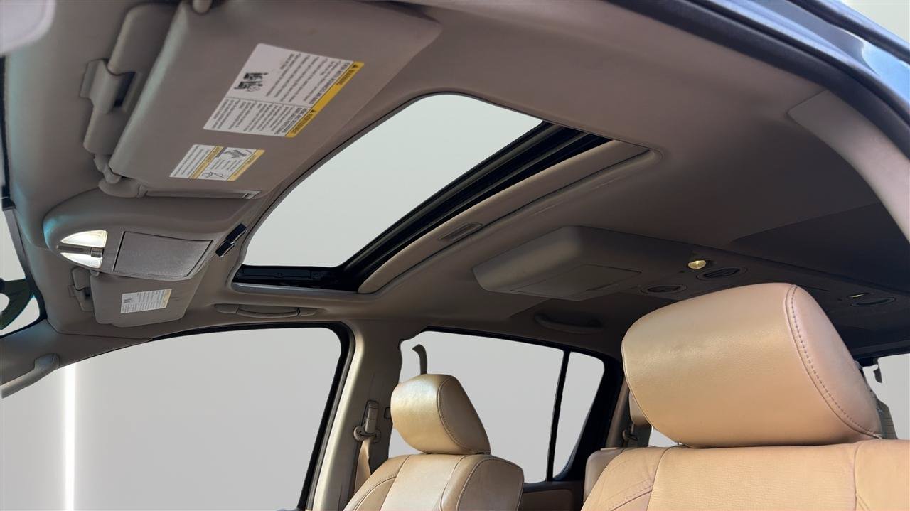 Used 2011 Nissan Armada Platinum AWD/4WD image 18