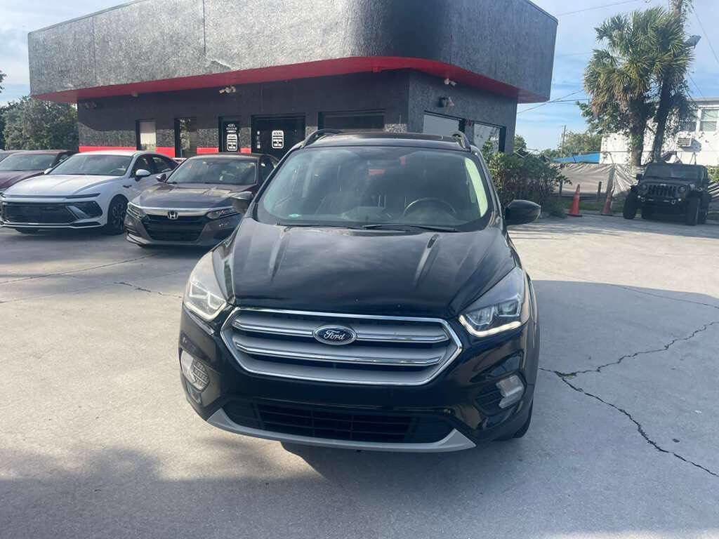 Used 2018 Ford Escape SEL image 2