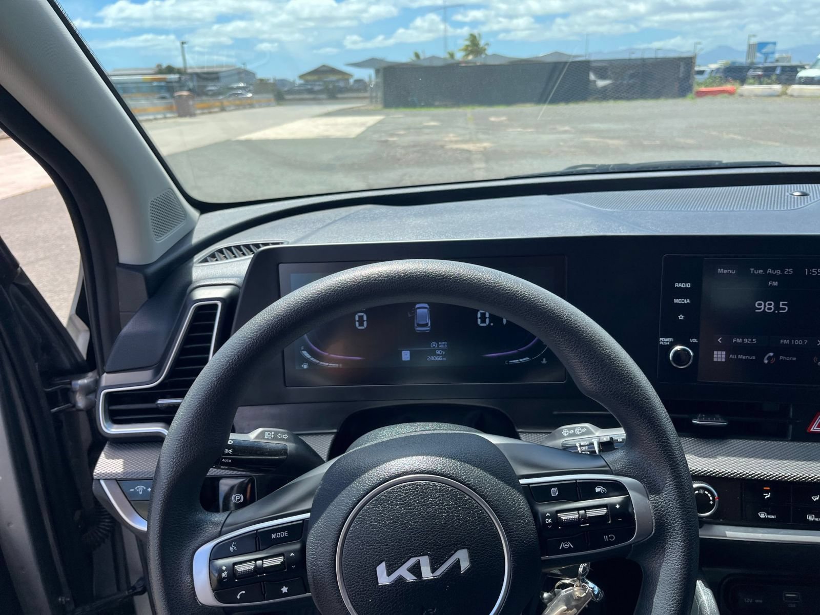 Used 2025 Kia Sportage LX FWD image 28