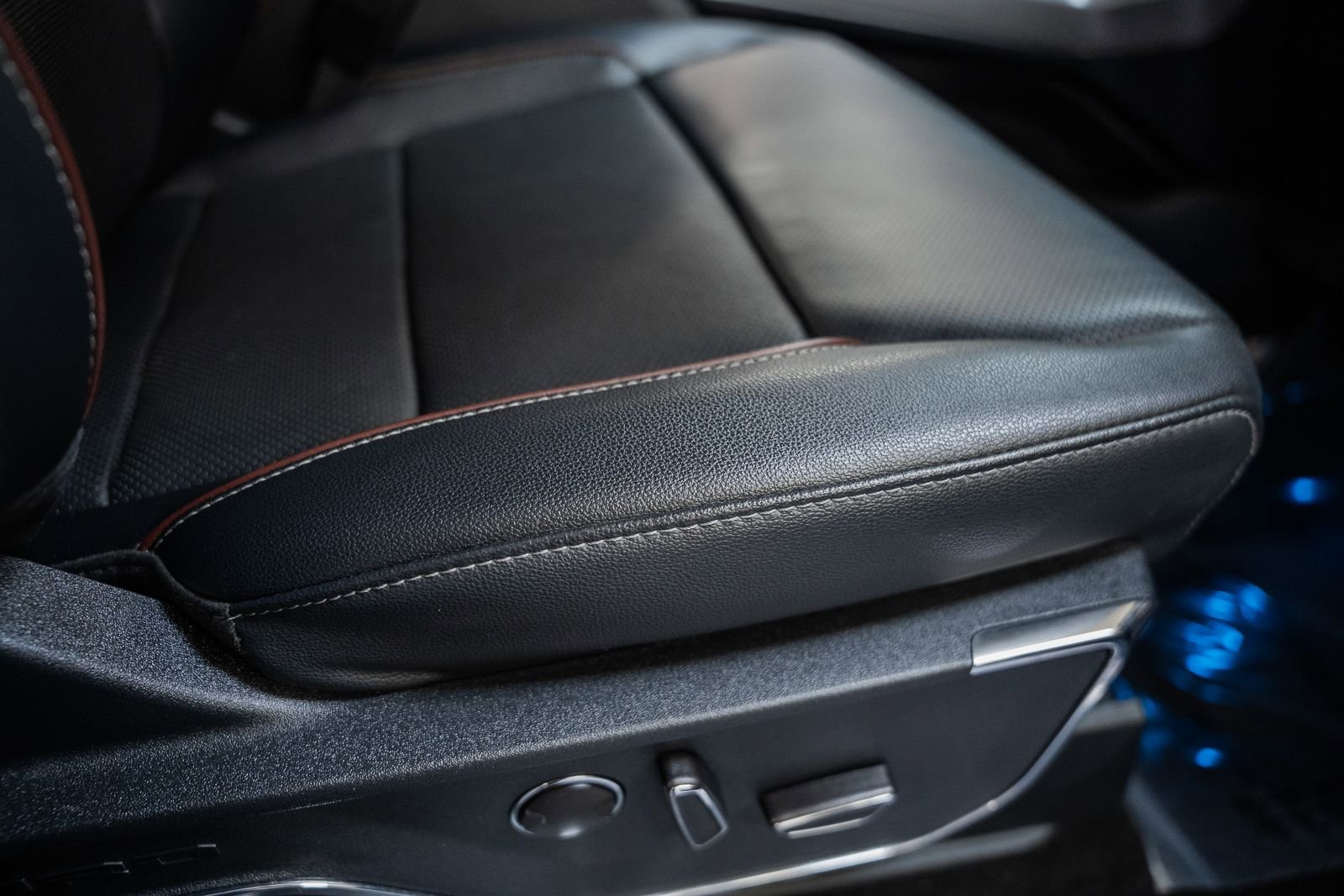 Certified 2022 Ford F150 Lariat w/ Equipment Group 502A High image 40