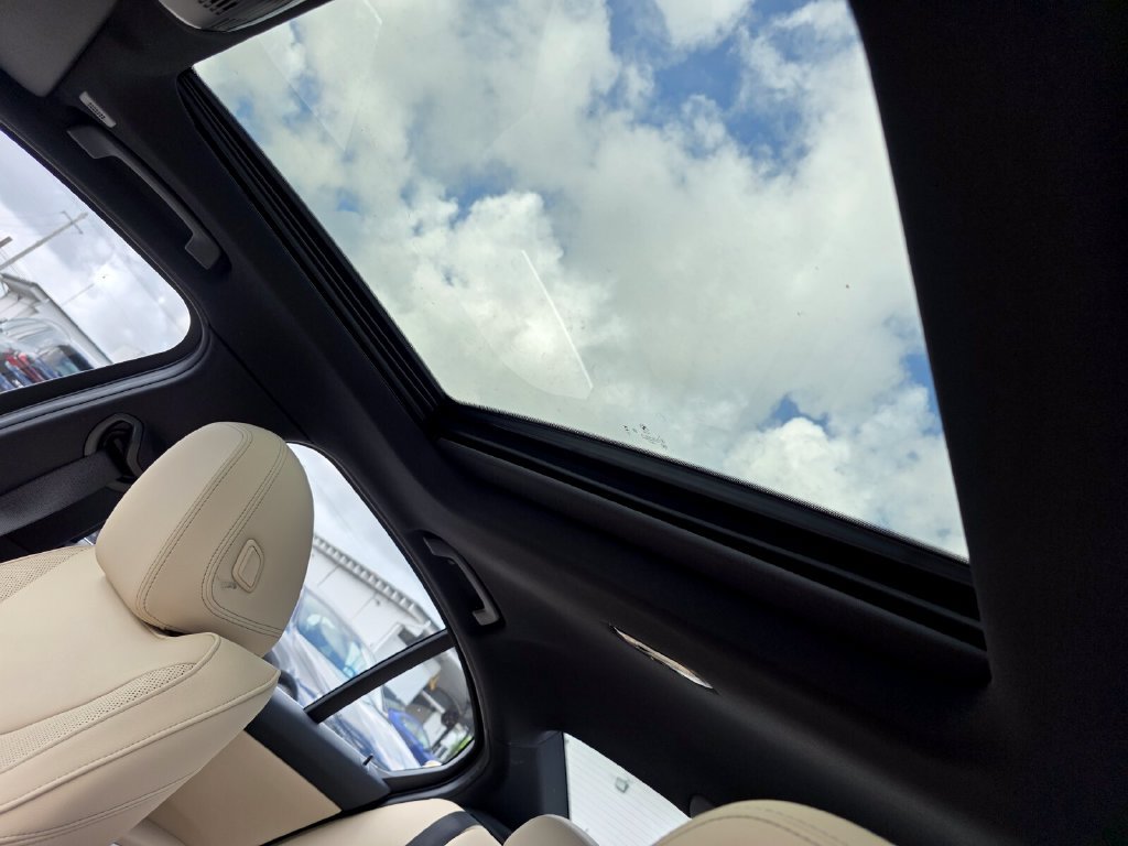 New 2026 BMW 330i Sedan w/ Premium Package RWD image 10