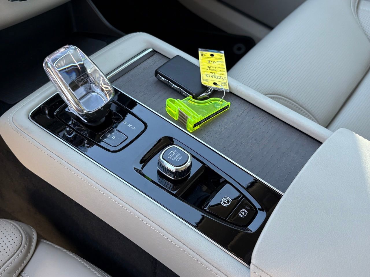 New 2026 Volvo XC90 B6 Ultra w/ Protection Package Premier image 13