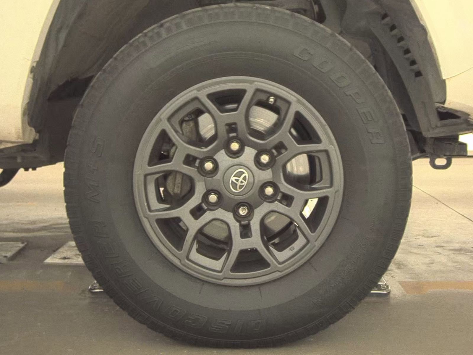 Used 2017 Toyota Tacoma SR5 image 10