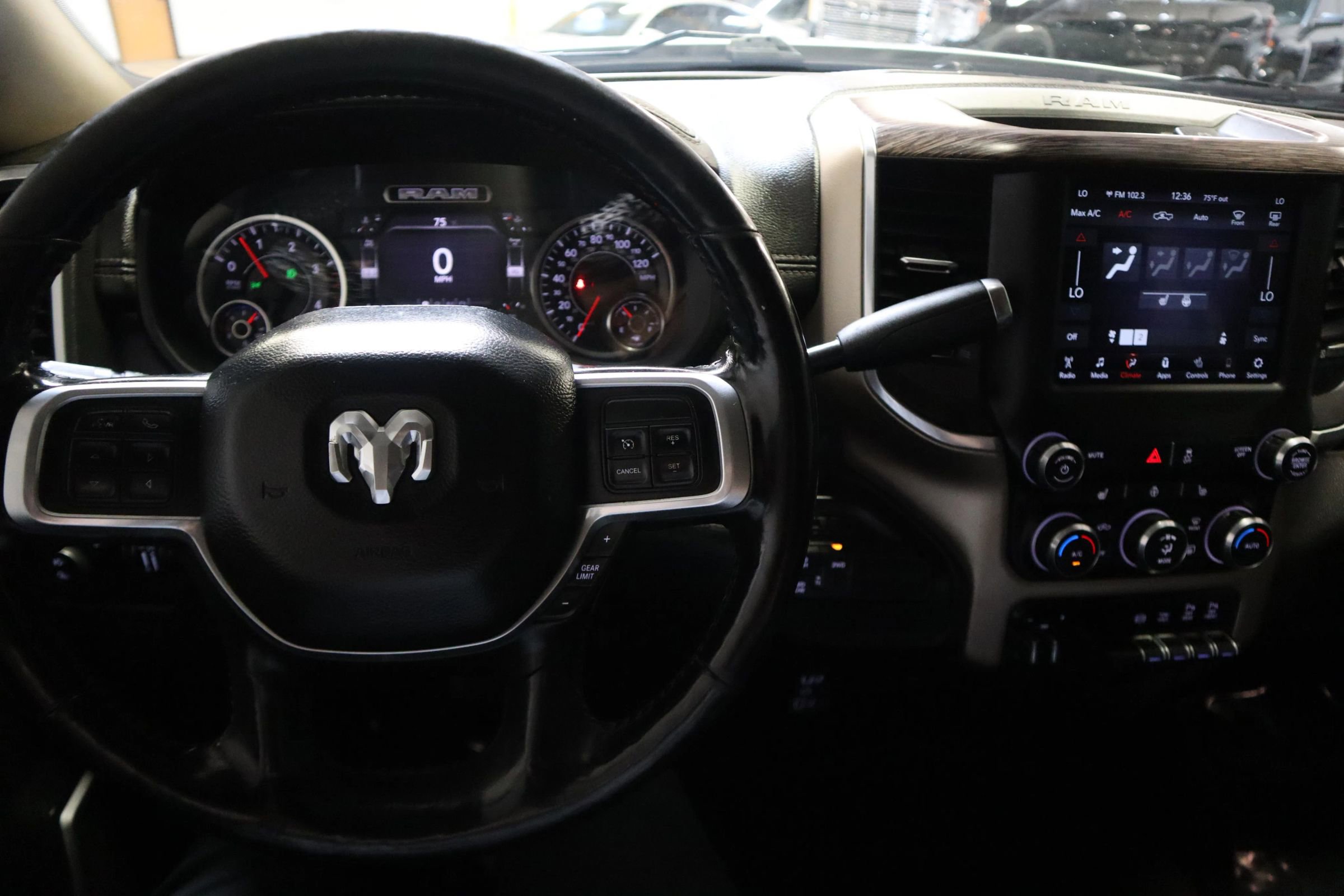Used 2020 RAM 2500 Laramie AWD/4WD image 12