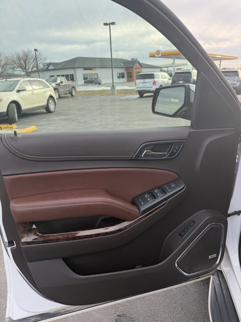 Used 2019 Chevrolet Suburban Premier image 9
