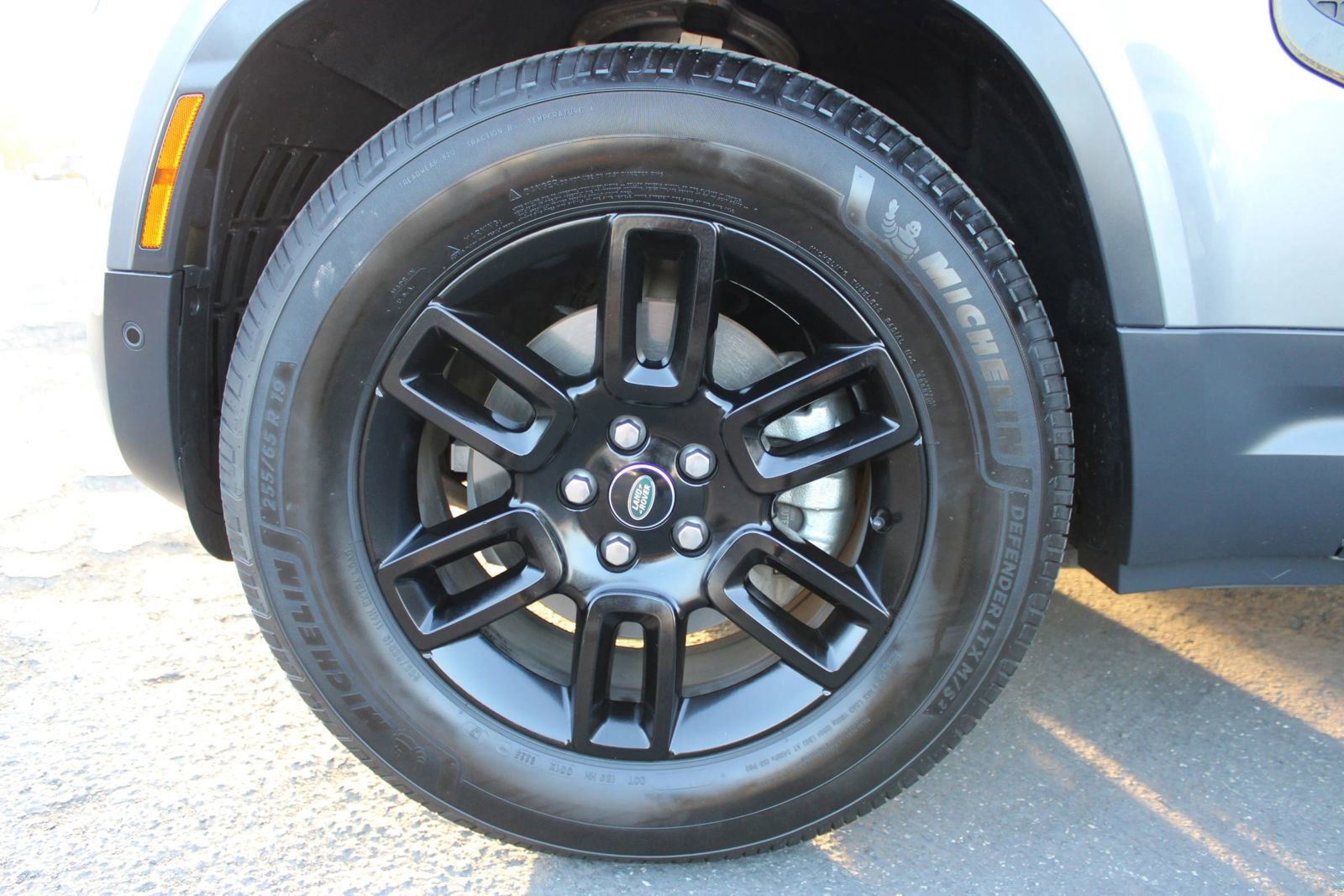 Used 2024 Land Rover Defender 110 S AWD/4WD image 2