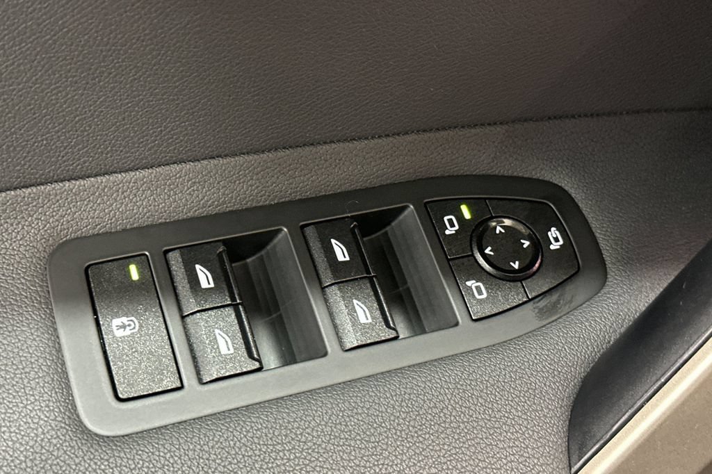 Certified 2024 BMW iX xDrive50 AWD/4WD image 12