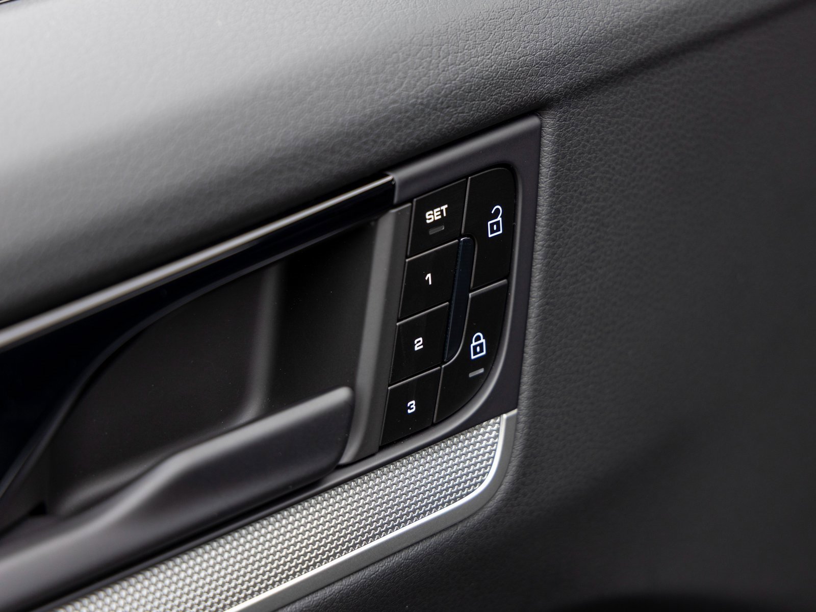 New 2026 Porsche Cayenne Coupe image 21