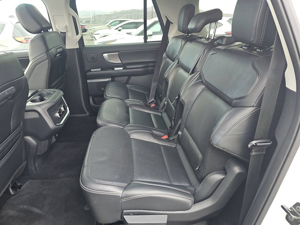 Used 2025 Ford Expedition Max Platinum w/ Driver's Package AWD/4WD image 13