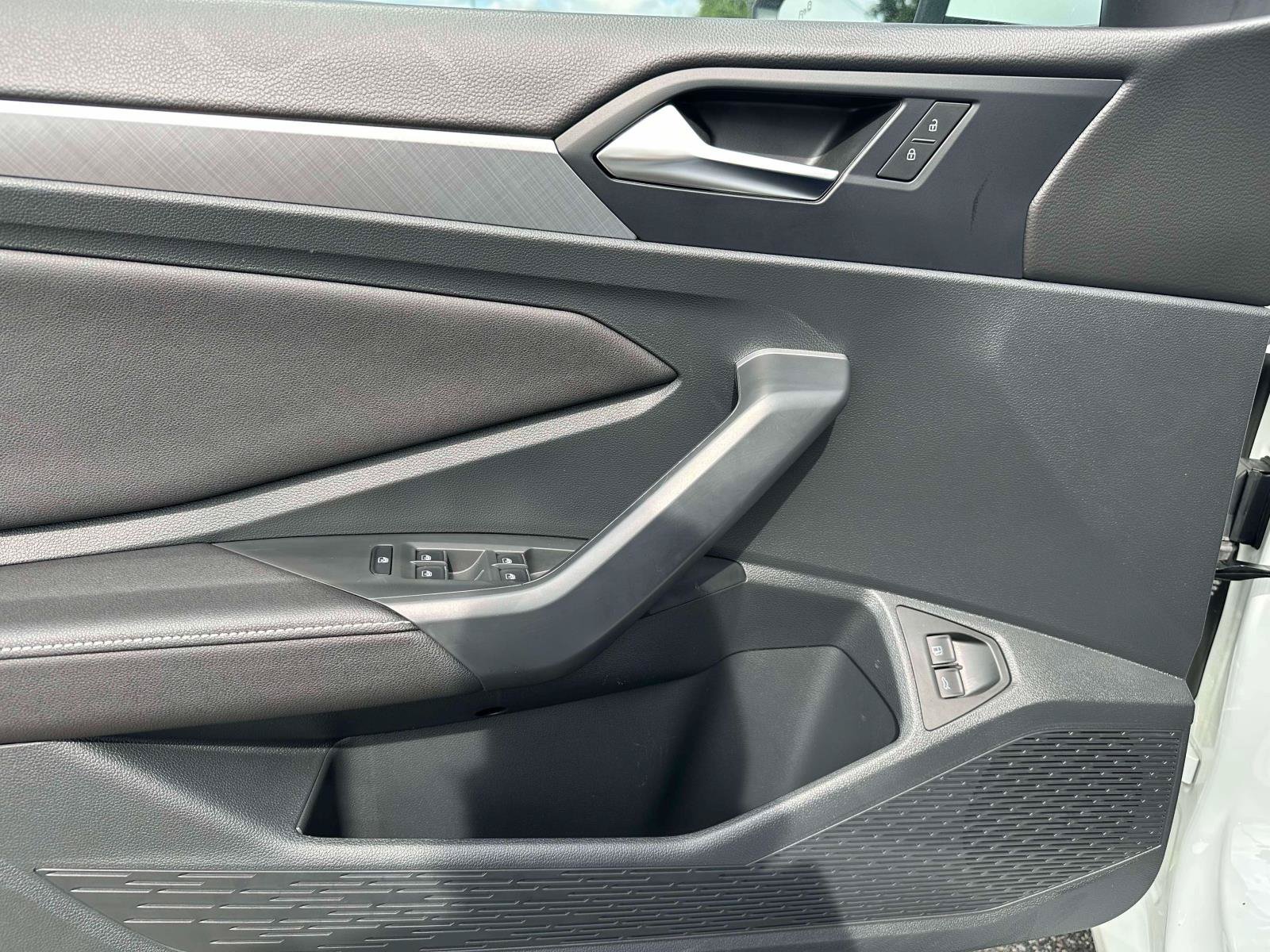 Used 2024 Volkswagen Jetta SE w/ Panoramic Sunroof Package FWD image 14