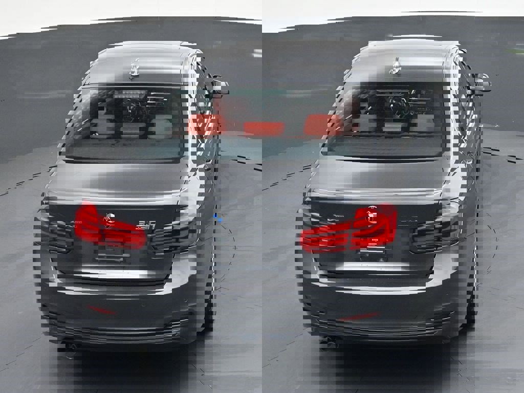 Used 2018 BMW 330i xDrive Sedan w/ Convenience Package image 24