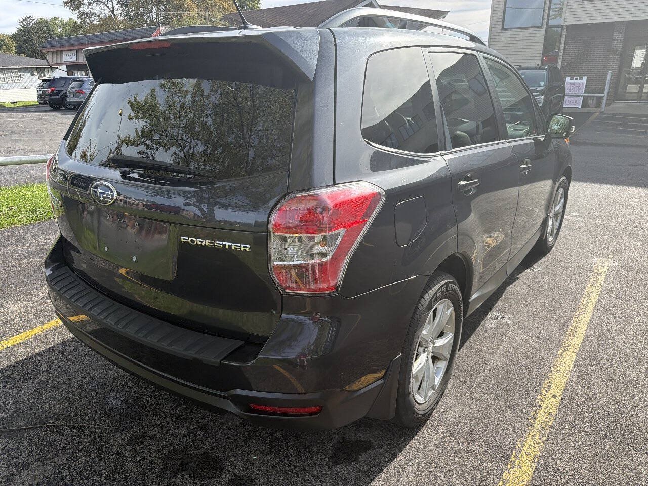 Used 2014 Subaru Forester 2.5i Touring AWD/4WD image 9