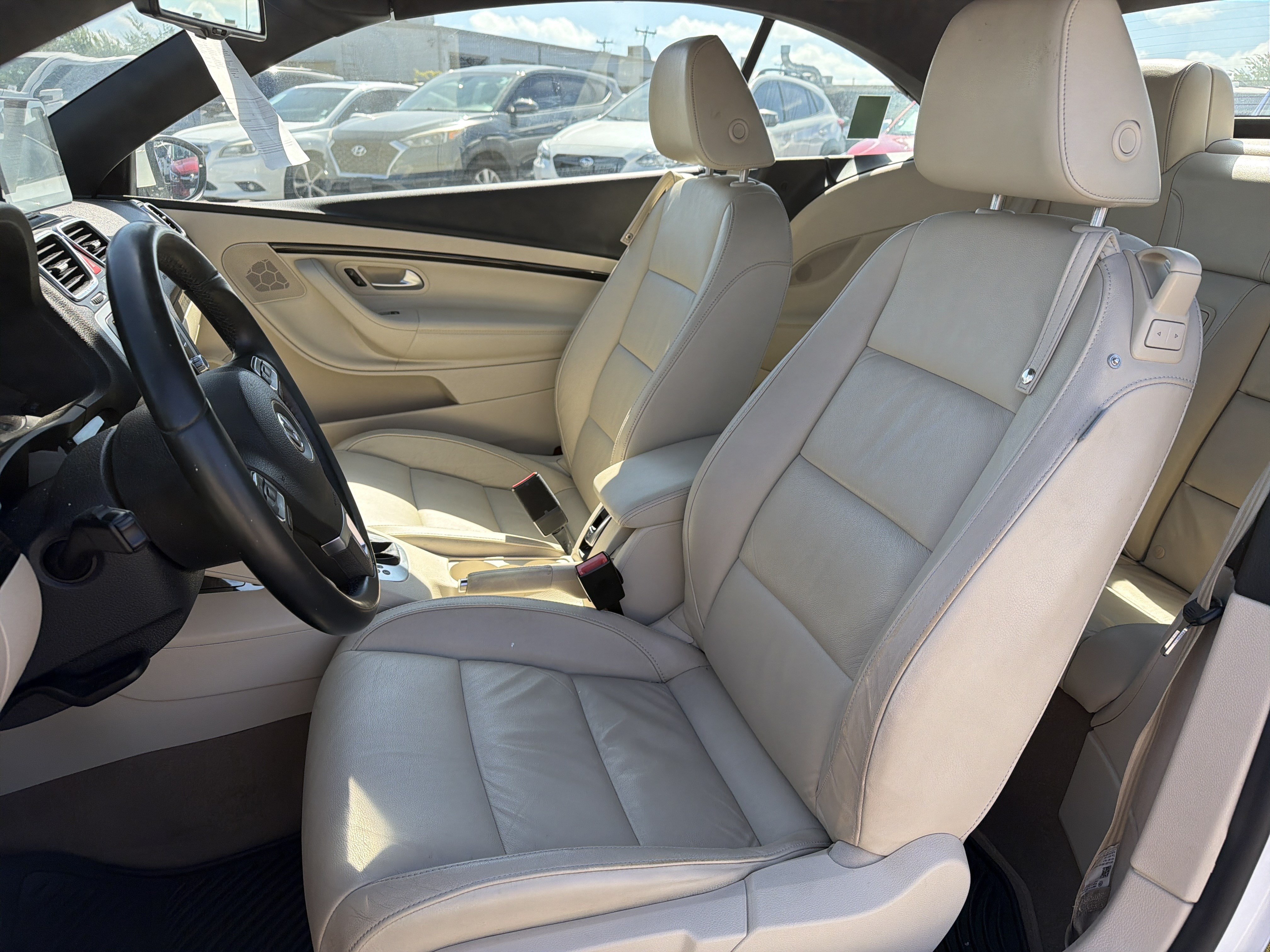 Used 2013 Volkswagen Eos Lux FWD image 21