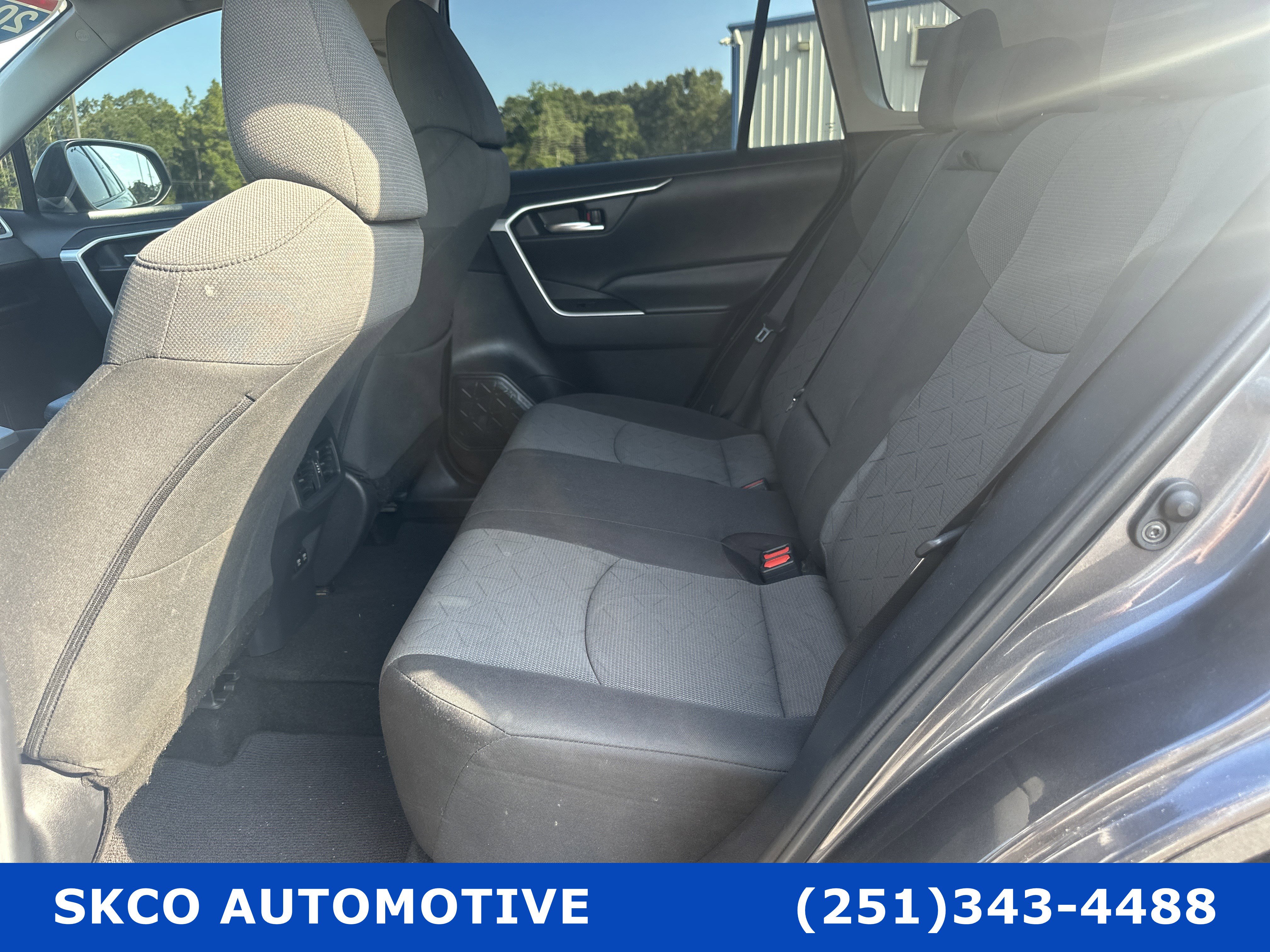 Used 2021 Toyota RAV4 XLE Premium FWD image 13