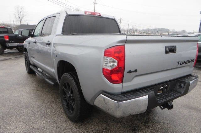 Used 2017 Toyota Tundra SR5 w/ SR5 Upgrade Package image 2