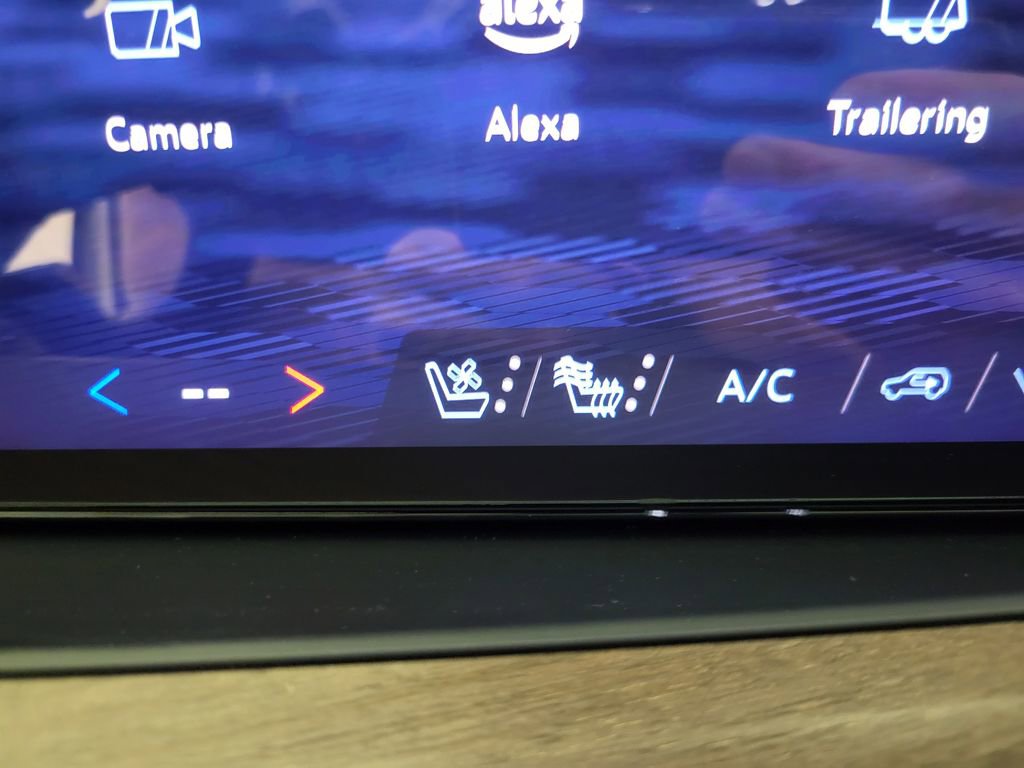 New 2025 Chevrolet Suburban High Country image 13